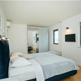 6 Bedroom Seafront Villa with Pool near Slano, Sleeps 12-14